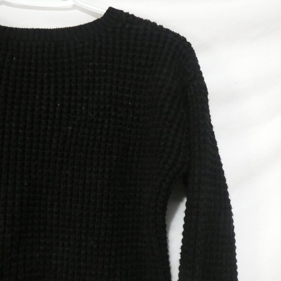 FOREVER 21 | small | Black Textured Waffle Knit Crewneck Sweater | GUC - Picture 12 of 16